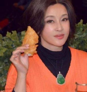 娱乐圈内吃瓜的明星,明星们如何成为吃瓜群众的新宠